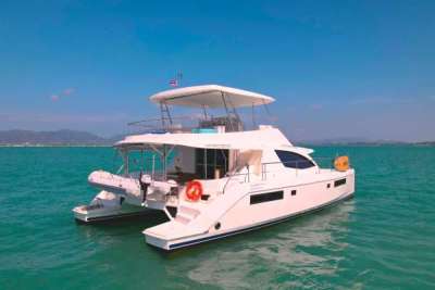 Catamaran à moteur "MY Sail La Vie"