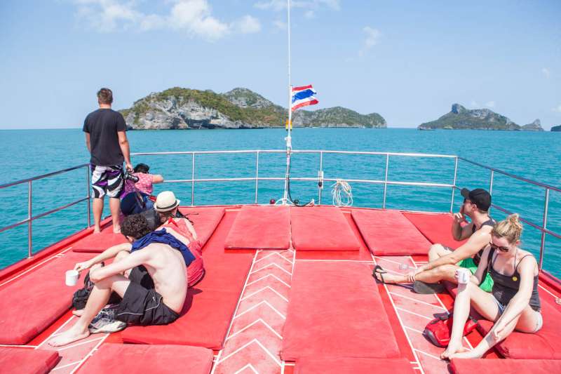 Départ pour Koh Samui. Café et thé à bord. Arrivée à Koh Samui et transfert à votre hôtel.