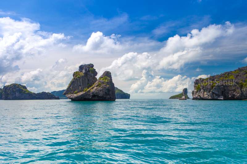 Laissez-vous éblouir par les paysages époustouflants en faisant le tour d'Angthong NMP.