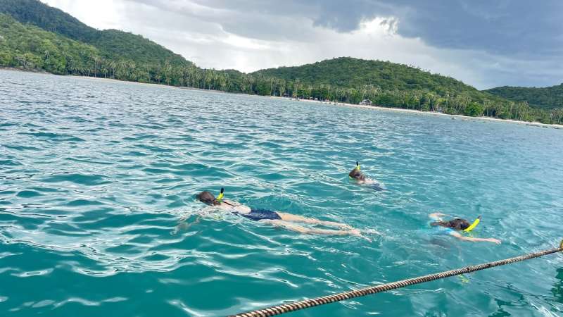 Plongée avec masque et tuba à Koh Tan
