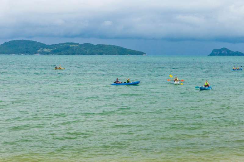 Kayak ou détente sur la plage de Song Pee Nong
