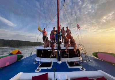 ล่องเรือกลับสู่เกาะสมุย