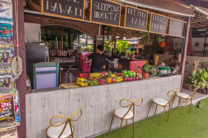 Sightseeing und Entspannen in der „360 Bar“ oder „Amsterdam Bar“