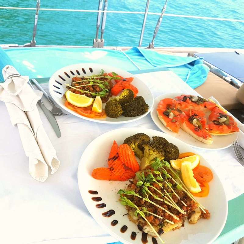 Lunch on board and sail to Samui