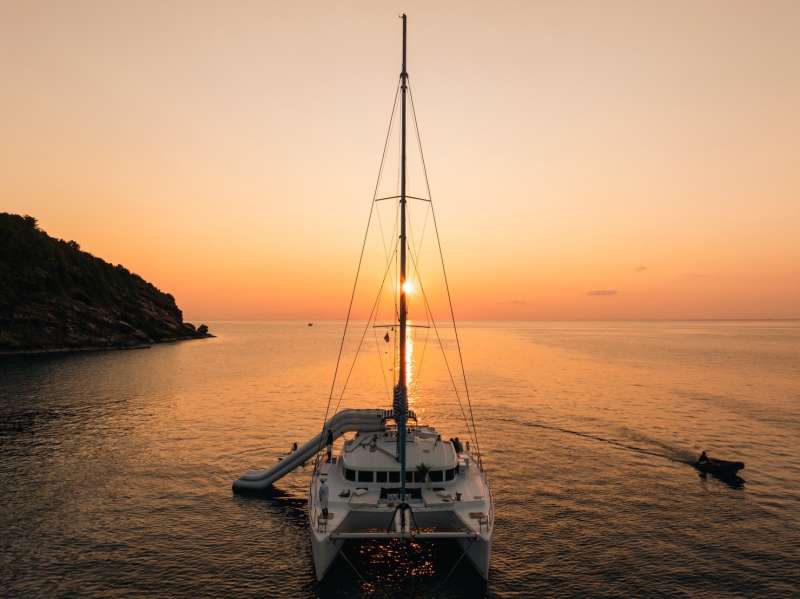 Tan Island Snorkeling & Sunset Cruise