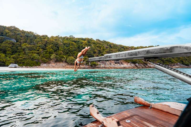 Cruise and snorkel