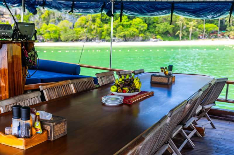 Déjeuner buffet thaïlandais à bord