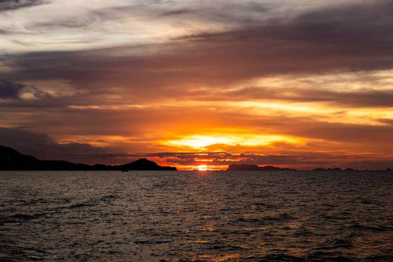 Navigation au coucher du soleil