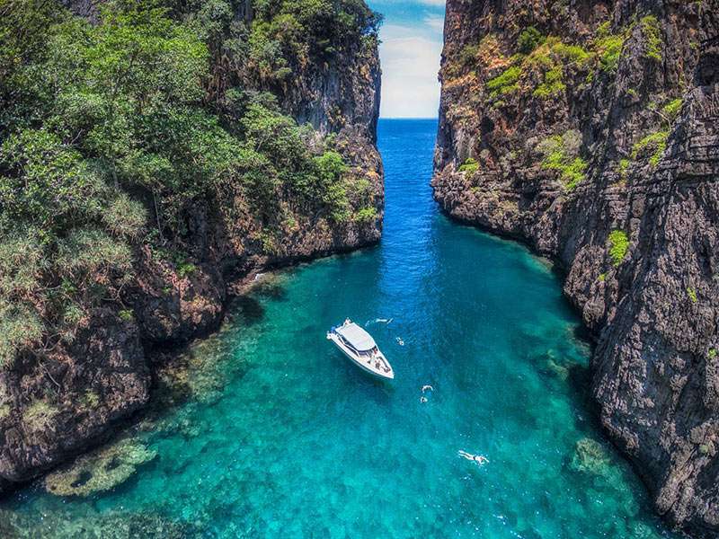 Arrive at Phi Phi