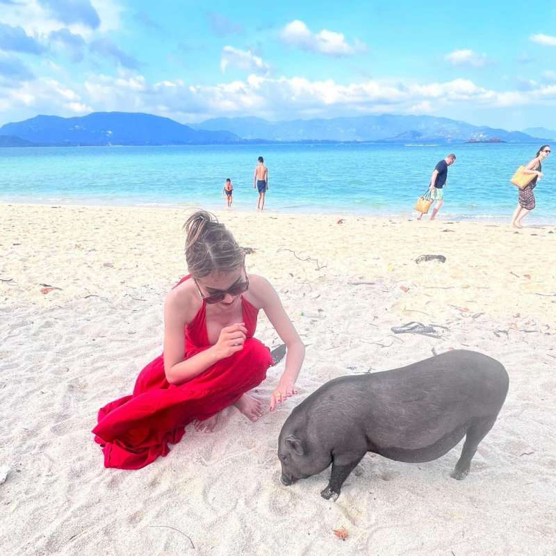 Koh Madsum (Pig Island)