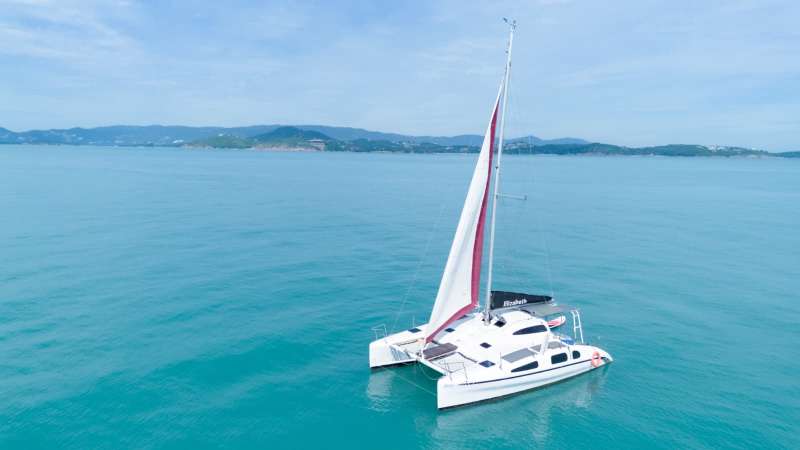 Navigation le long de la côte de Samui