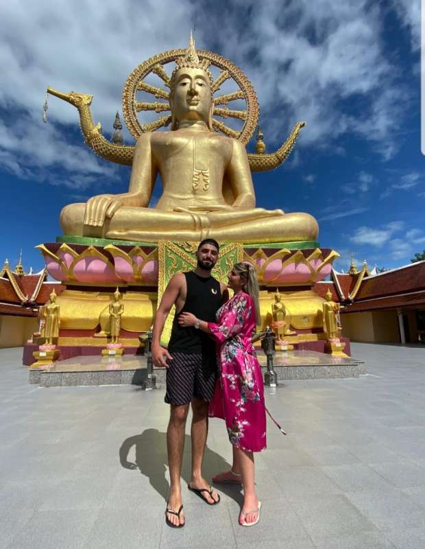 ";
Tempel des stehenden Buddha