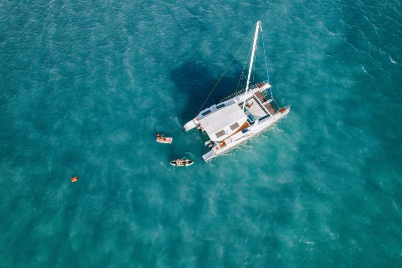 Plongée avec tuba et sports nautiques à l'île de Tan