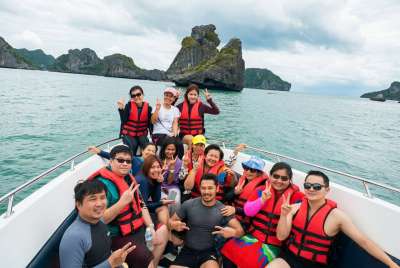 ทัวร์เรือสปีดโบ๊ทสู่หมู่เกาะอ่างทองจากสมุยและเกาะพะงัน