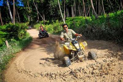 ATV 越野探险前往苏梅岛最高点和瀑布