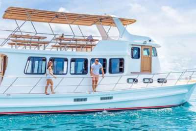 Motor yacht